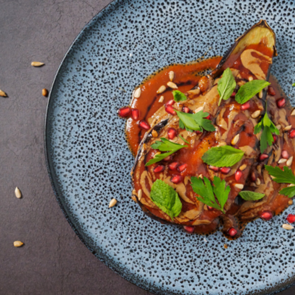 Produktfoto zu Aubergine mit Granatapfelmelasse & Tahina